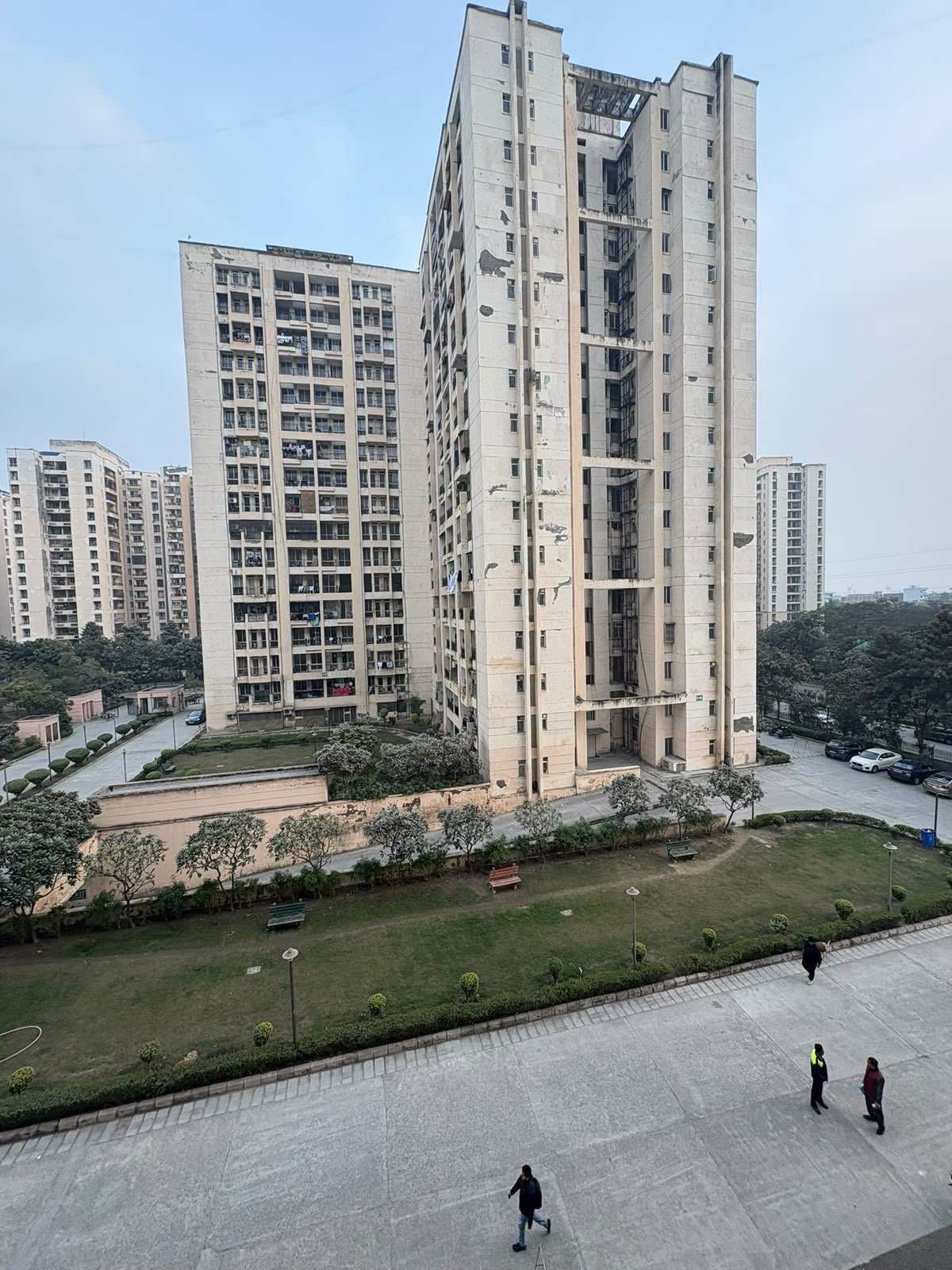 Jaypee Kensington Park towers and paved grounds